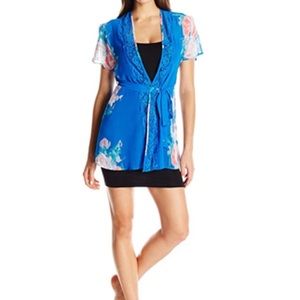 In bloom by Jonquil NWT Antonia Wrapper Medium😍